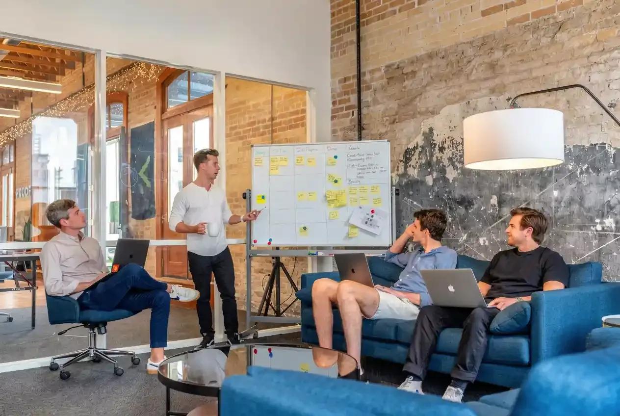 Zo maak je trainingsvideo's voor verpleegkundigen vanuit SOP's: 2026 Playbook